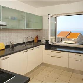 9 Bedroom Villa with Pool and Sea Views in Cavtat, sleeps 18
